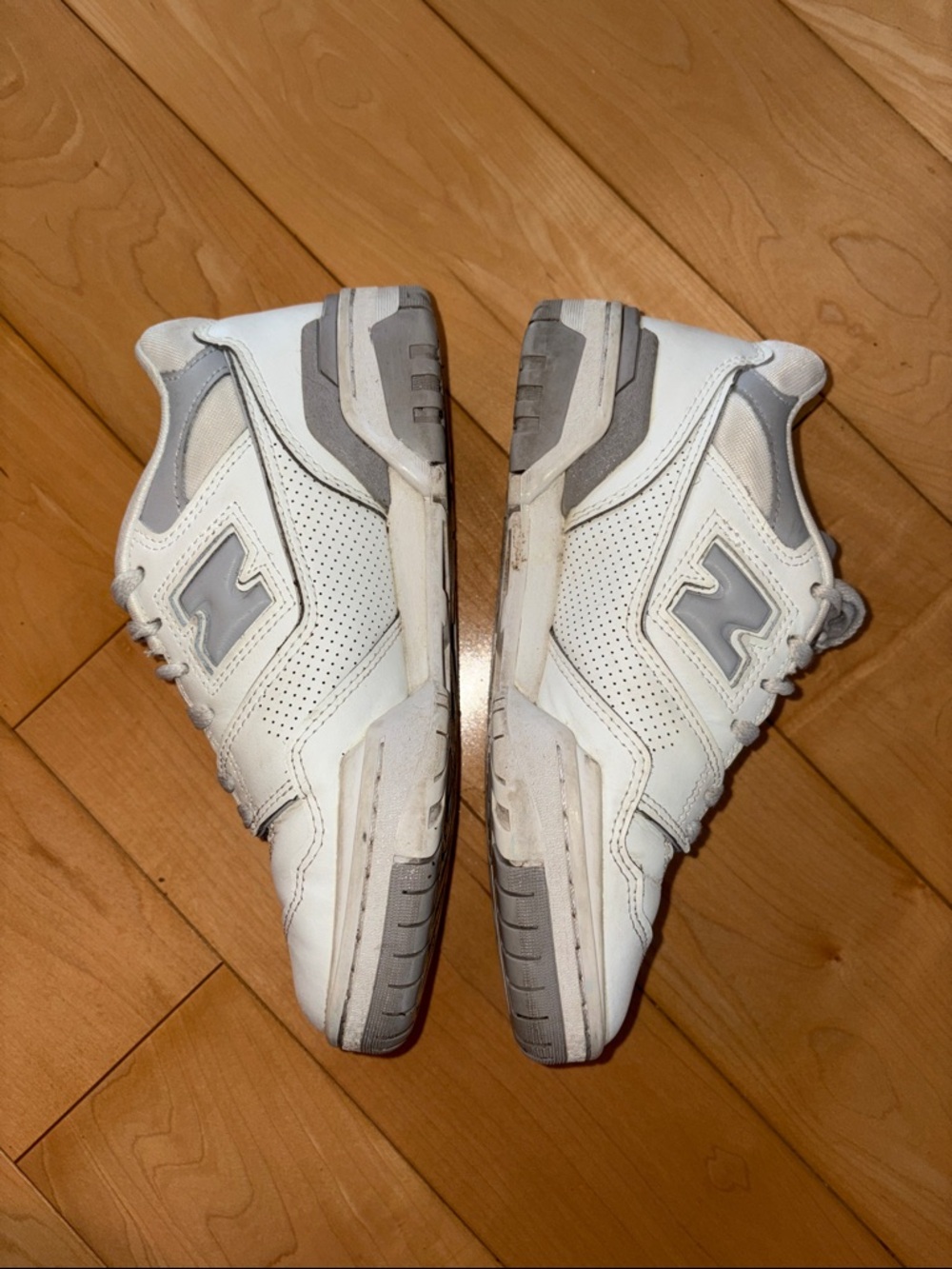 New Balance 550 White and Light Gray Low-Top Sneakers - Picture 6 of 8